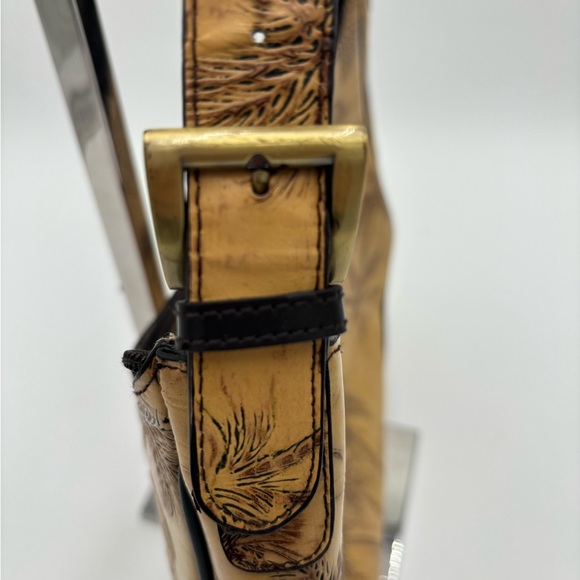 M306 Caribbean Joe Women’s Leather Shoulder bag w/huts and palm trees logo. Nice - Picture 5 of 10